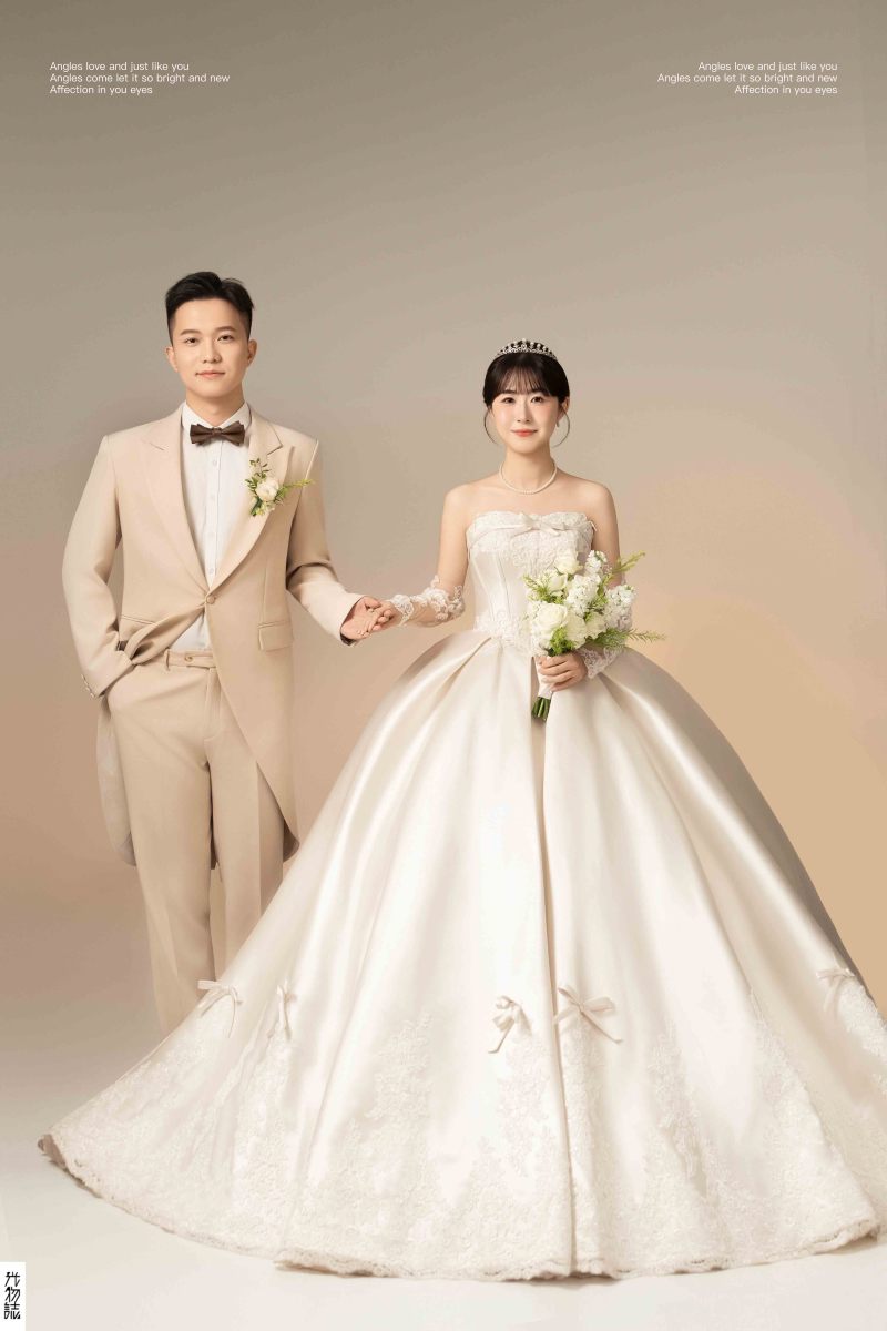 太太太太可了~~！王嘉琪先生庞可欣女士极简棚拍婚纱照、极简棚拍、韩松、行走的放大镜，现场细节，姿态指导的掌控者、婚纱照