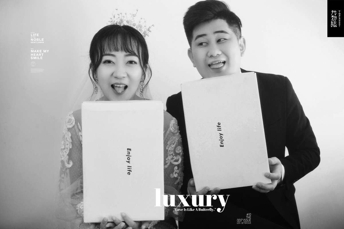 可甜可爱da张雷乐先生康卓女士甜美系婚纱照、极简棚拍、、、婚纱照