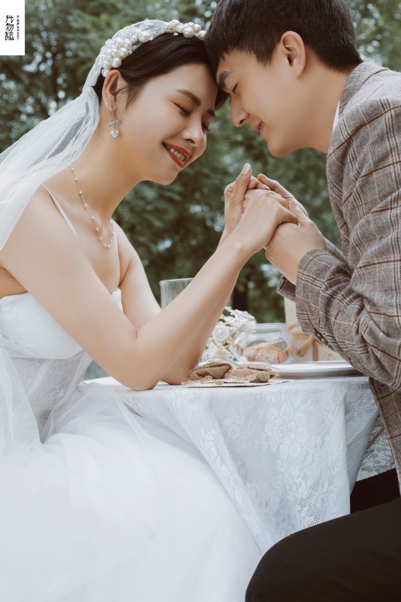 幸福感爆棚杨朝栋先生何亦琳小姐森系ins风婚纱照、中式传承  氛围森系、、、婚纱照