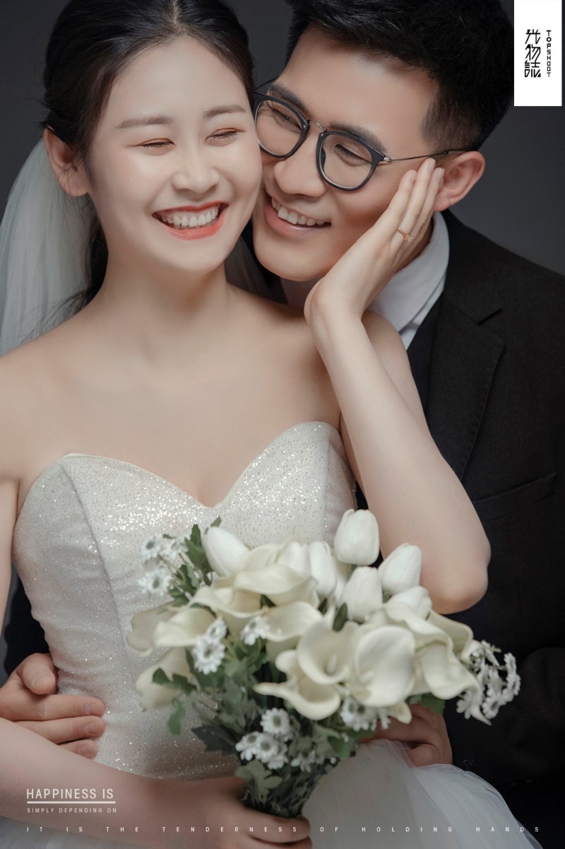 极致情绪！苏小辉先生韩荣小姐纯色简约风婚纱照、极简棚拍、、、婚纱照
