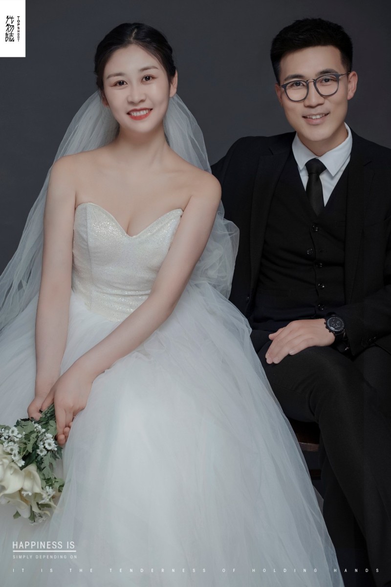 极致情绪！苏小辉先生韩荣小姐纯色简约风婚纱照、极简棚拍、、、婚纱照