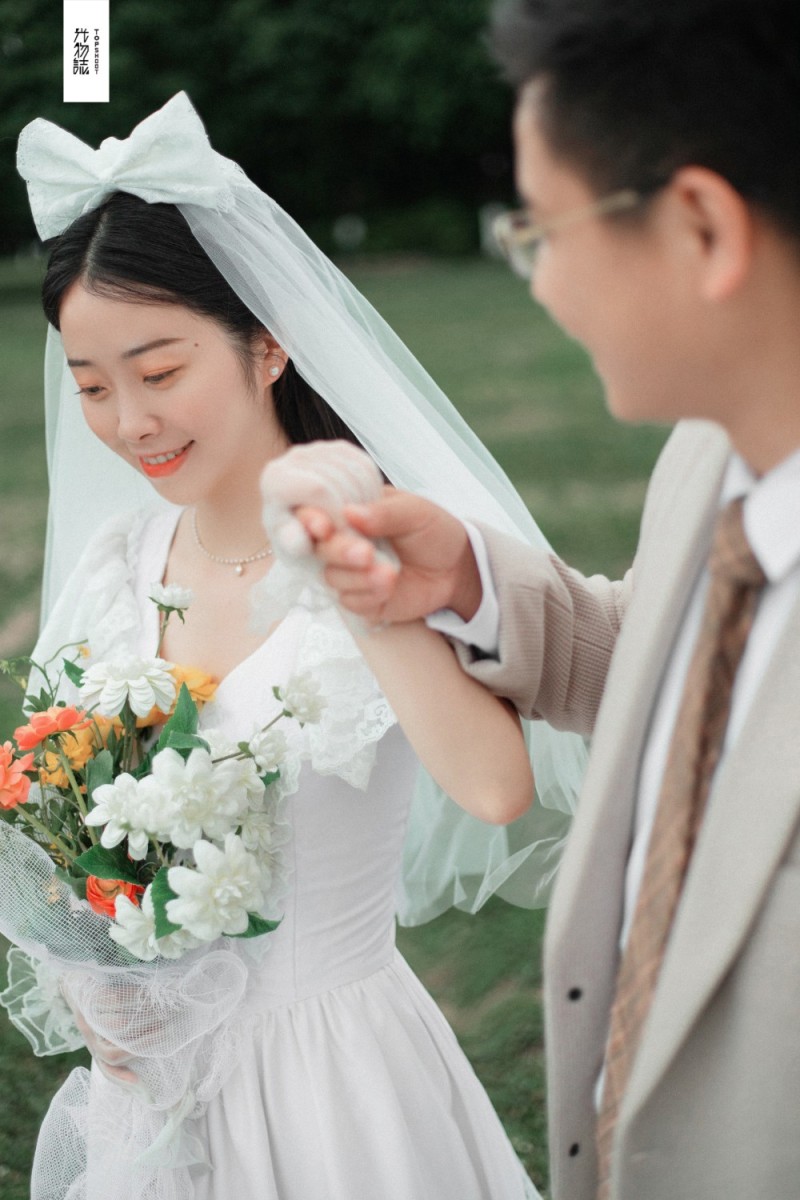 极致情绪！毛浩然先生王婉青宝宝甜美系婚纱照、极简棚拍、、、婚纱照