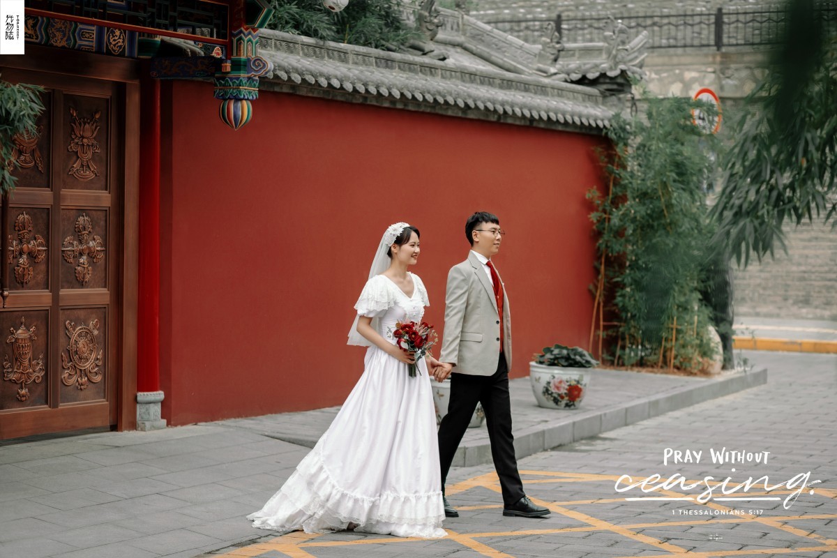 爱了~爱了~ 周星先生赵艳女士复古文艺婚纱照、极简棚拍、、、婚纱照
