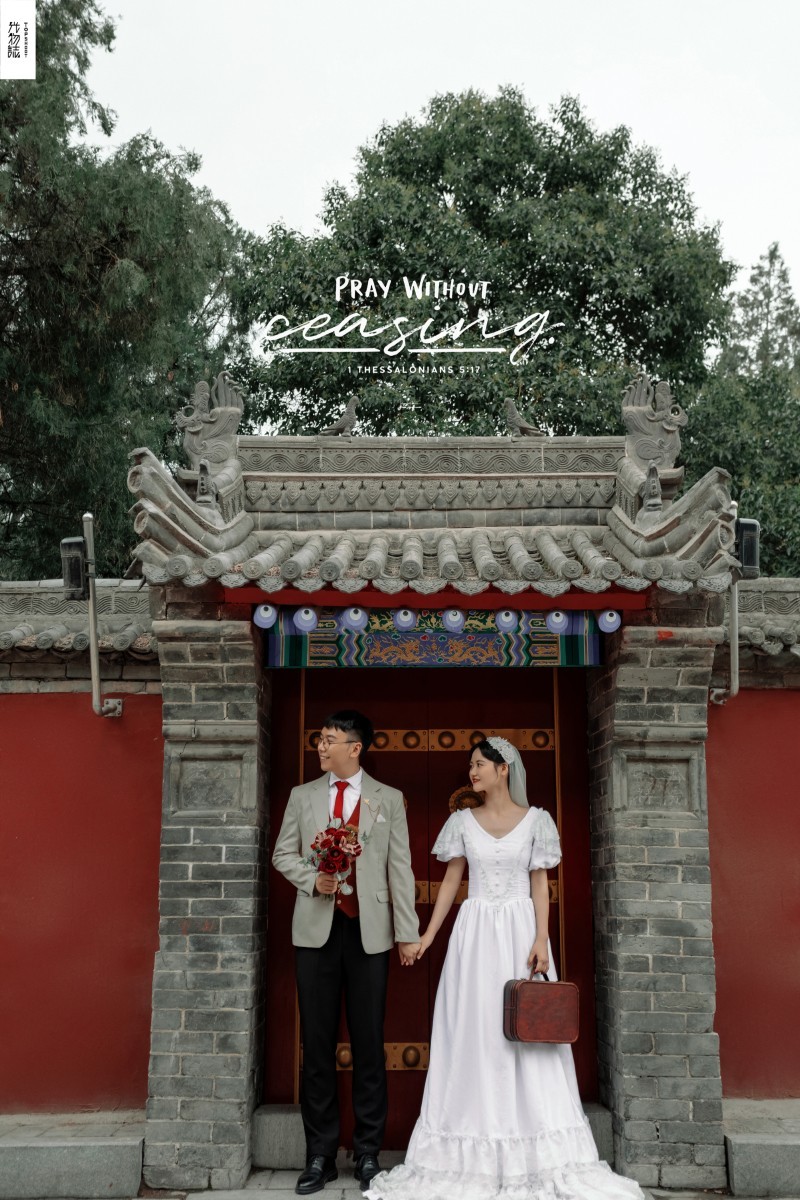 爱了~爱了~ 周星先生赵艳女士复古文艺婚纱照、极简棚拍、、、婚纱照