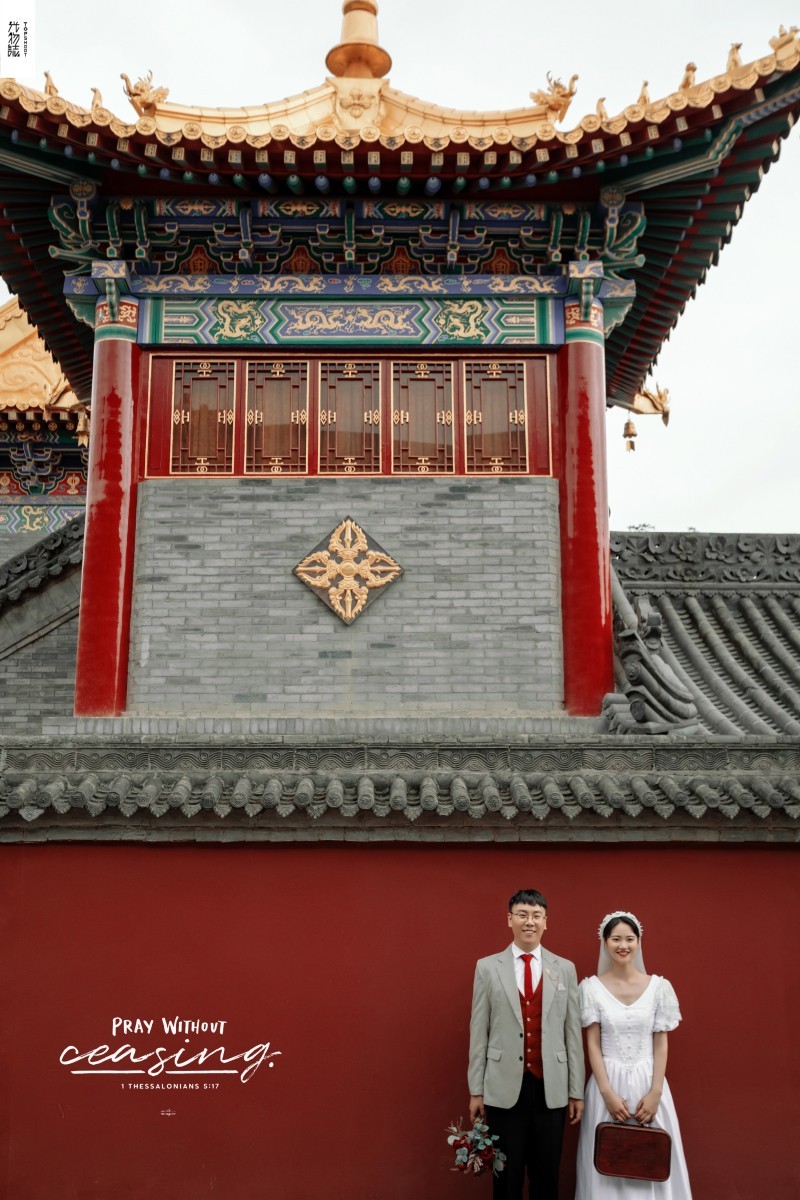 爱了~爱了~ 周星先生赵艳女士复古文艺婚纱照、极简棚拍、、、婚纱照