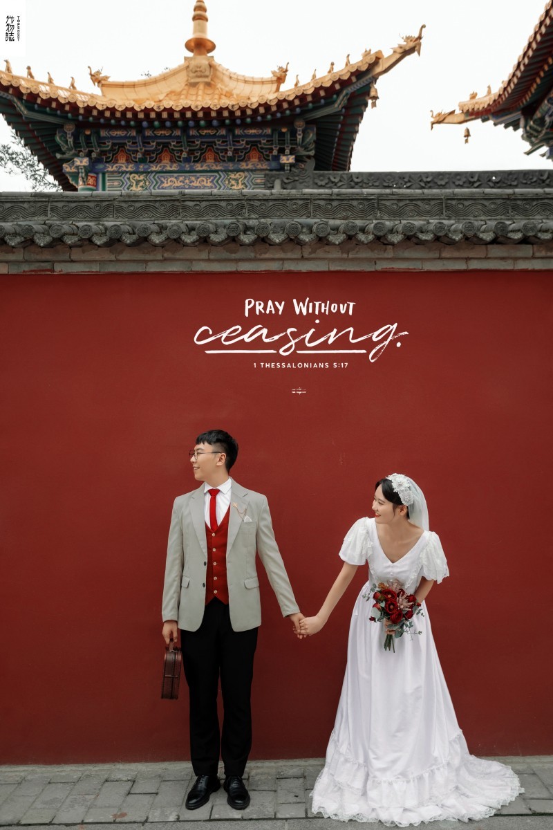 爱了~爱了~ 周星先生赵艳女士复古文艺婚纱照、极简棚拍、、、婚纱照