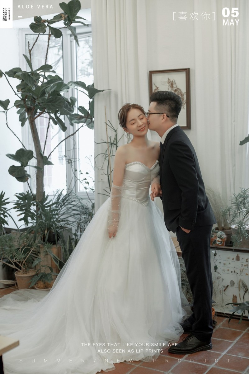 美到想哭1551李龙飞先生潘小乐小姐唯美浪漫婚纱照、极简棚拍  物誌生活  中式传承  氛围森系  怀旧复古  电影纪实、、、婚纱照