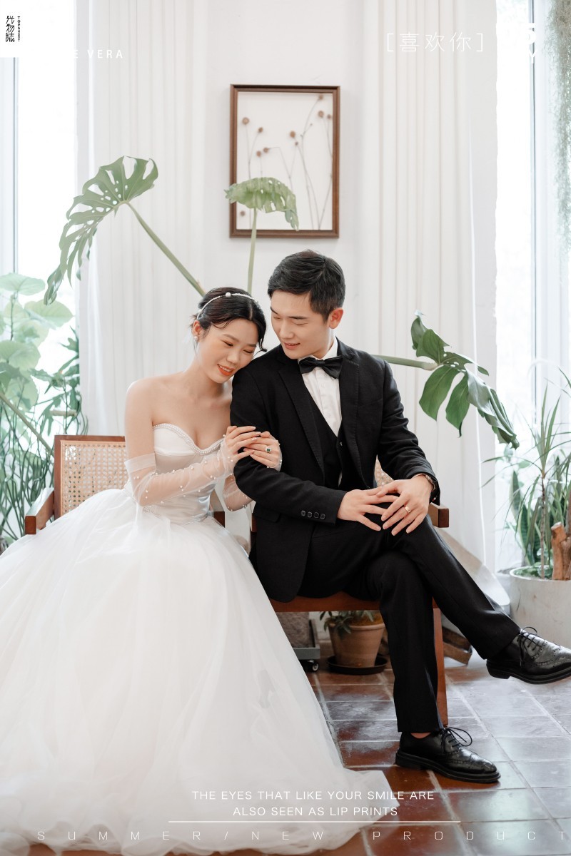 美到心里~尚丙伦先生 付雨婷女士简约高级感婚纱照、极简棚拍、、、婚纱照