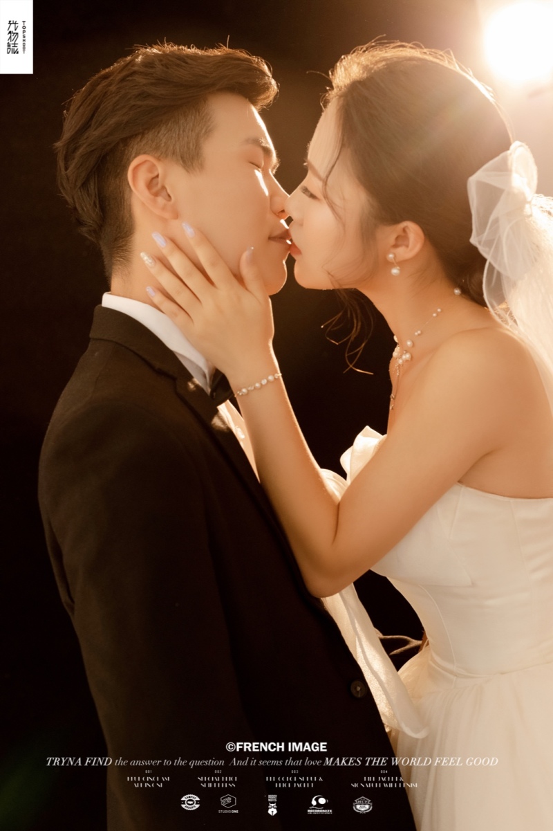 极致情绪！黄小刚先生潘裕女士纯色简约风婚纱照、氛围森系、、、婚纱照