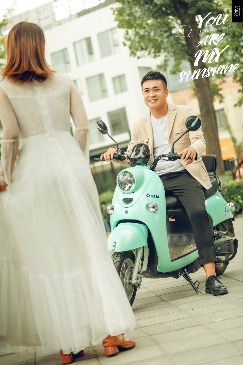 简单爱爱爱❤️张浩先生  吴陈阳 女士又年轻，又有爱婚纱照、极简棚拍、、、婚纱照