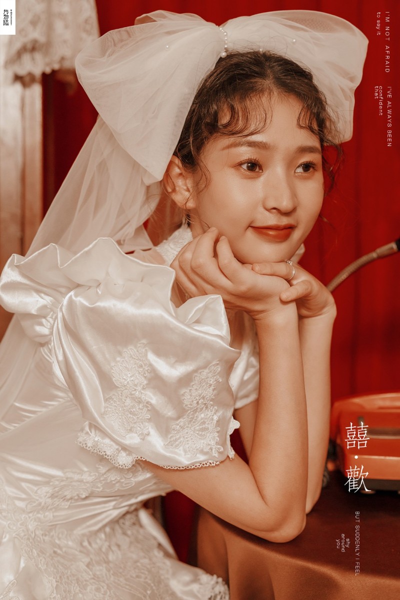 看一点小甜蜜~ 韩沁辉 先生 廉慧娟 女士浪漫情绪婚纱照、极简棚拍、、、婚纱照