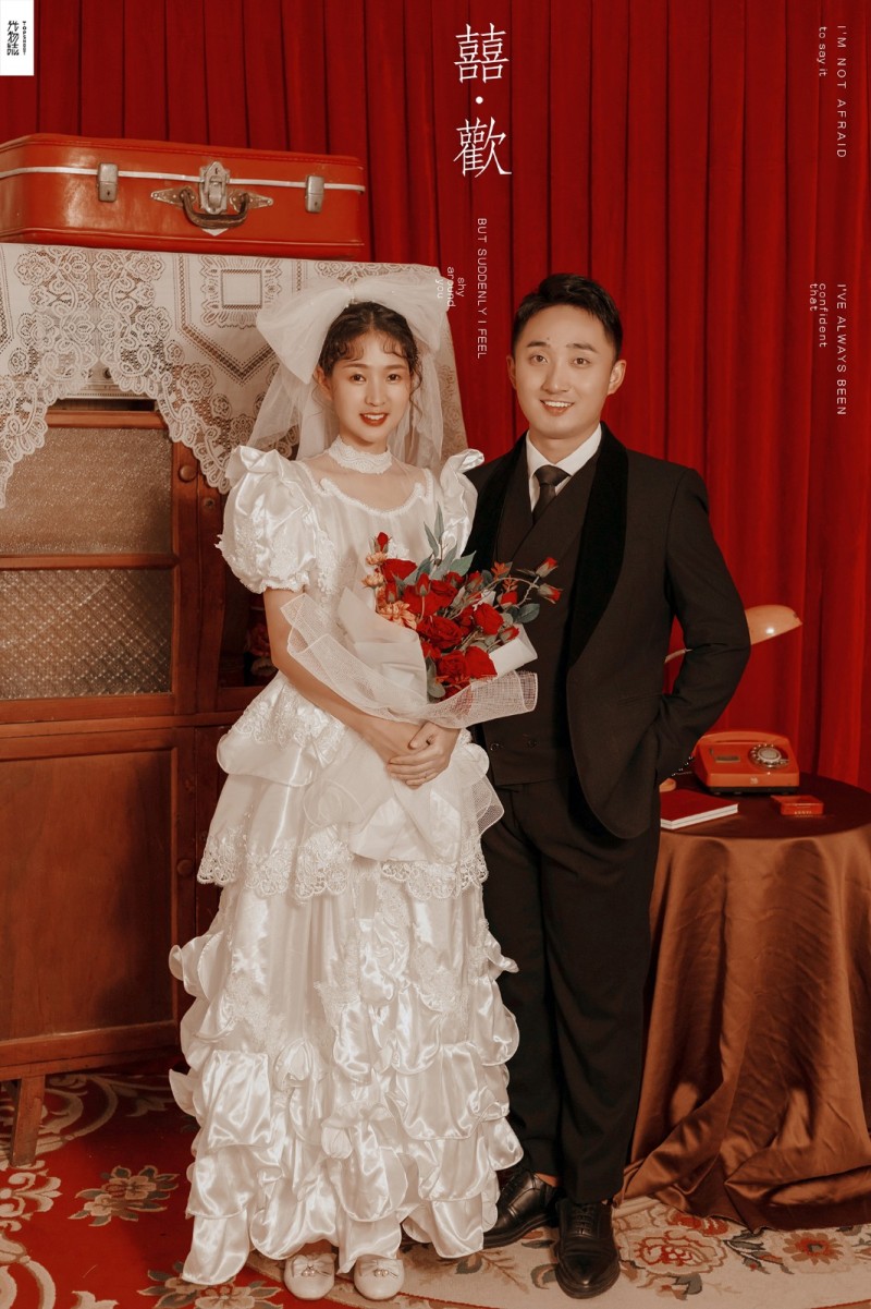 看一点小甜蜜~ 韩沁辉 先生 廉慧娟 女士浪漫情绪婚纱照、极简棚拍、、、婚纱照