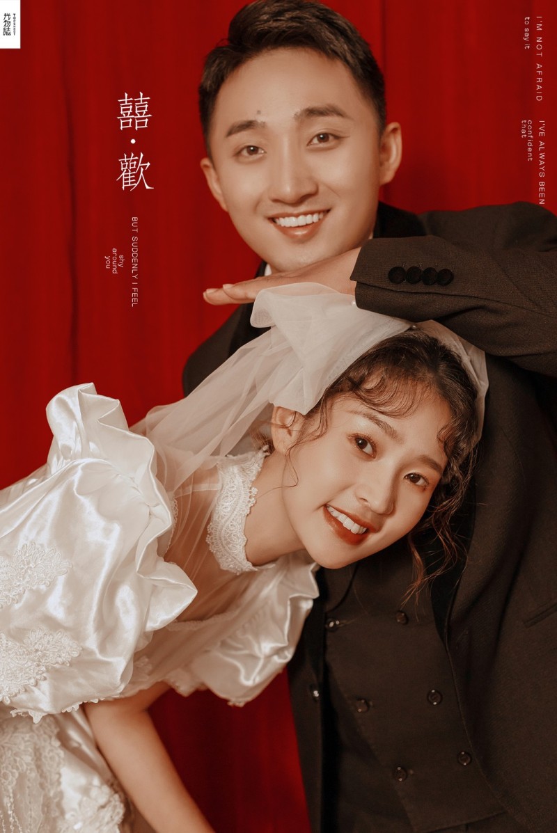 看一点小甜蜜~ 韩沁辉 先生 廉慧娟 女士浪漫情绪婚纱照、极简棚拍、、、婚纱照