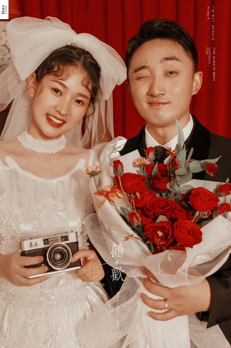 看一点小甜蜜~ 韩沁辉 先生 廉慧娟 女士浪漫情绪婚纱照、极简棚拍、、、婚纱照