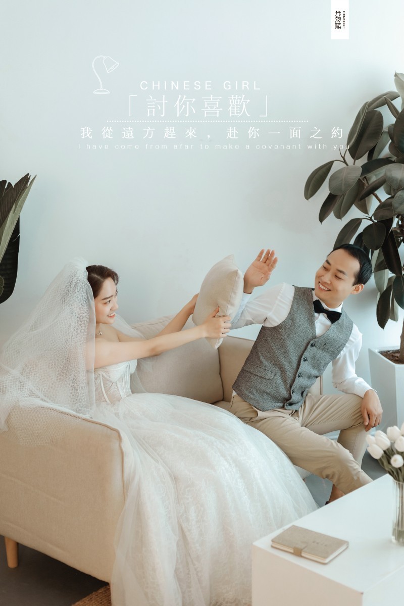 简单爱爱爱❤️李鑫先生 车蕾女士又年轻，又有爱婚纱照、极简棚拍、、、婚纱照