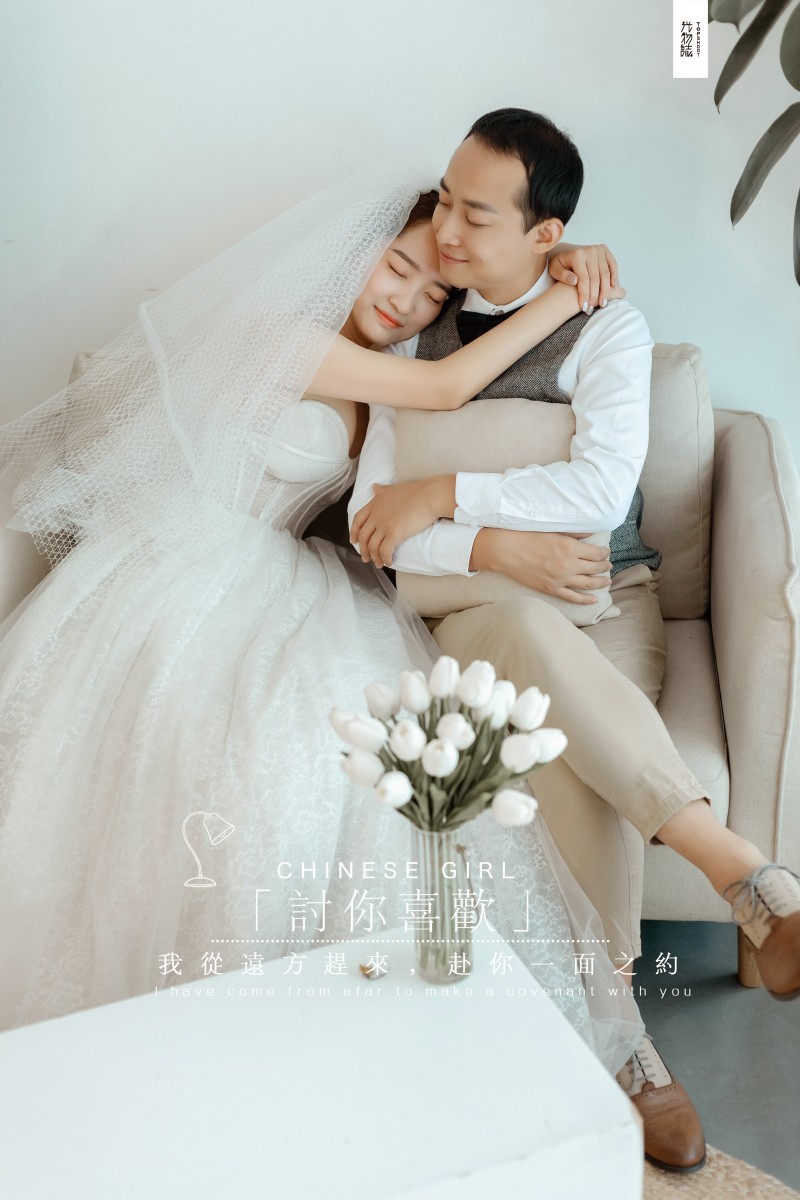 简单爱爱爱❤️李鑫先生 车蕾女士又年轻，又有爱婚纱照、极简棚拍、、、婚纱照
