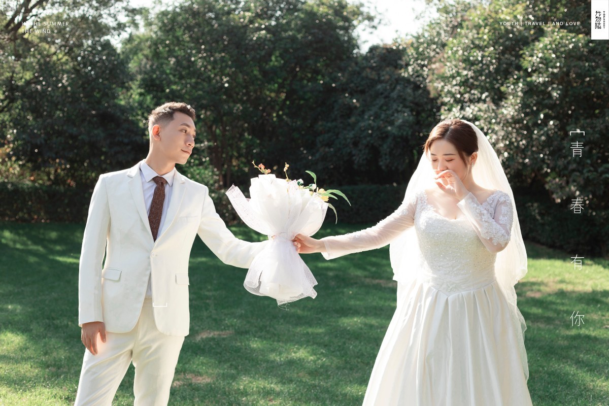 杨雨萌[女士你的甜蜜婚纱照、极简棚拍  中式传承、、、婚纱照
