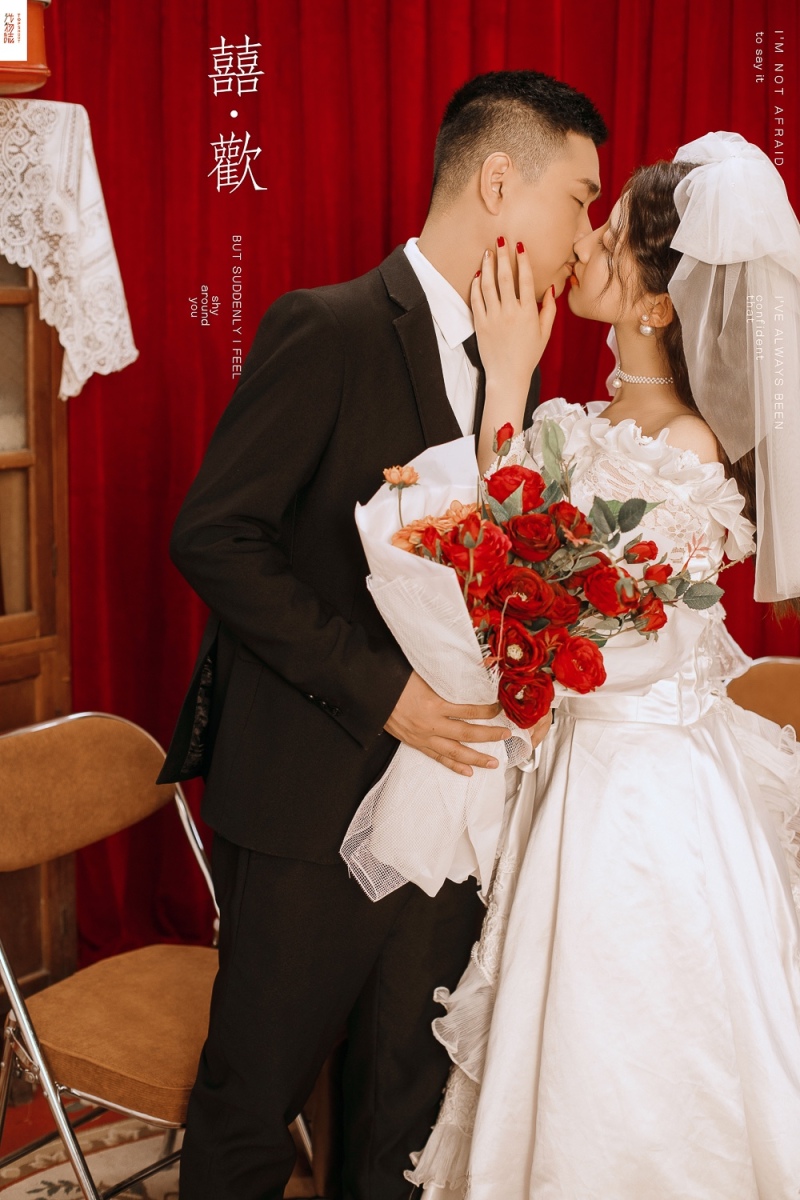 你的女孩(*^＠^*)胡文斌先生段佳女士复古文艺婚纱照、氛围森系、、、婚纱照