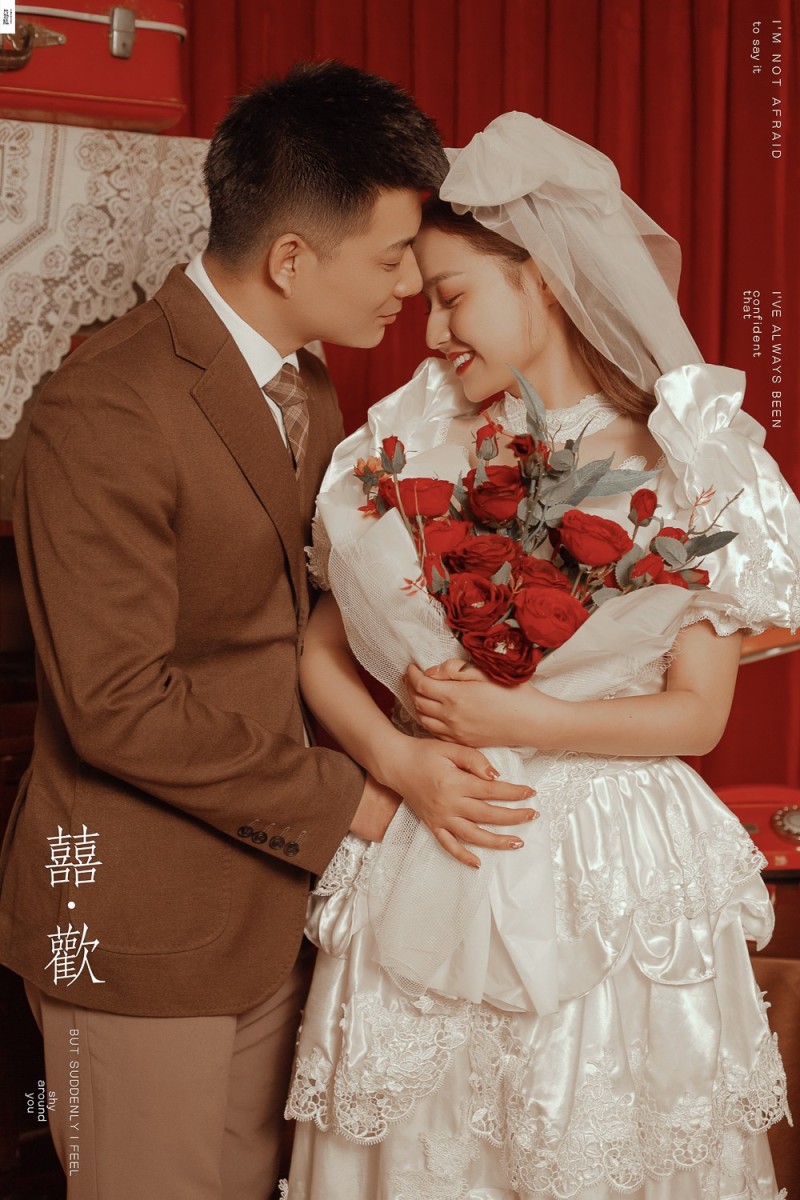 撒狗粮啦~张先生高女士复古文艺婚纱照、极简棚拍、、、婚纱照