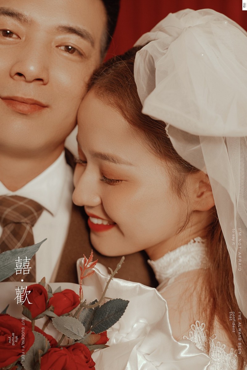 撒狗粮啦~张先生高女士复古文艺婚纱照、极简棚拍、、、婚纱照